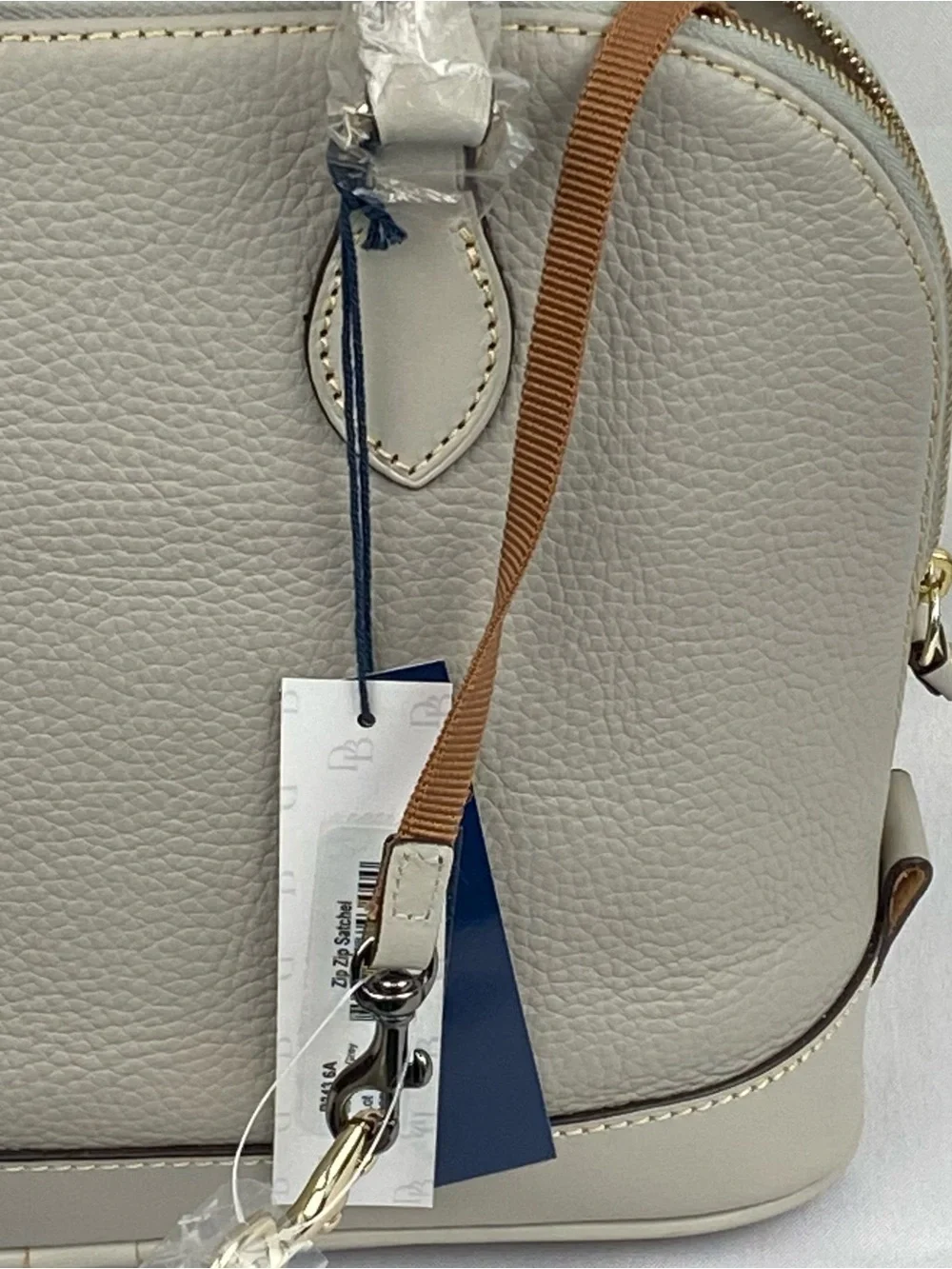 Dooney & Bourke Dove NWT Pebbled Grain Zip Zip Dome Satchel Light Grey Key Hook